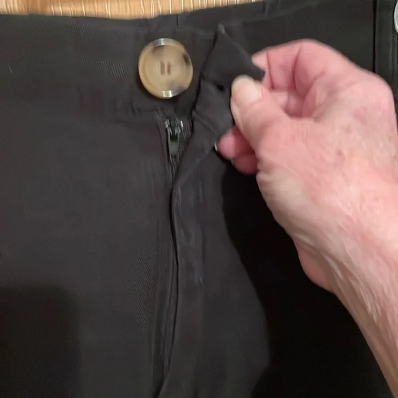 ZARA Black Woman's Shorts with Pockets. Size M - Picture 5 of 7